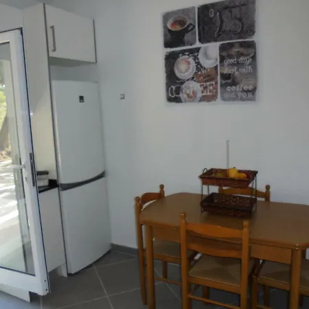 Nyaraló Silence Of The Birds *