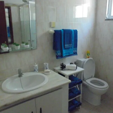 Nyaraló Silence Of The Birds